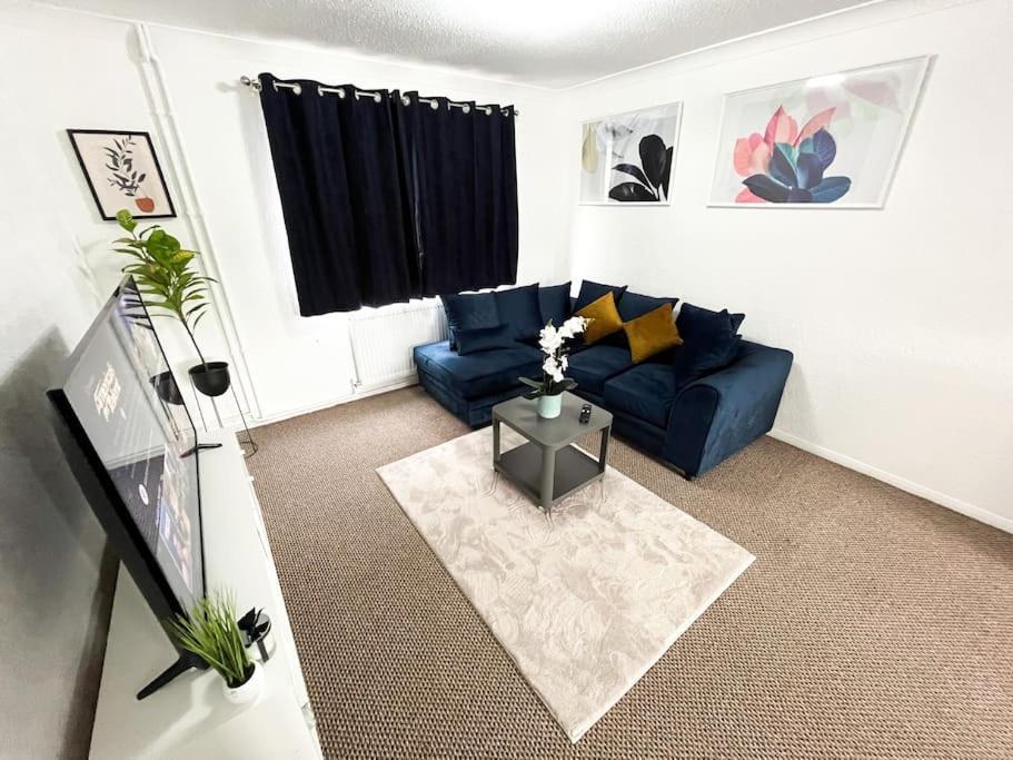 3 Bedroom House With Free Parking Chatham  Zewnętrze zdjęcie